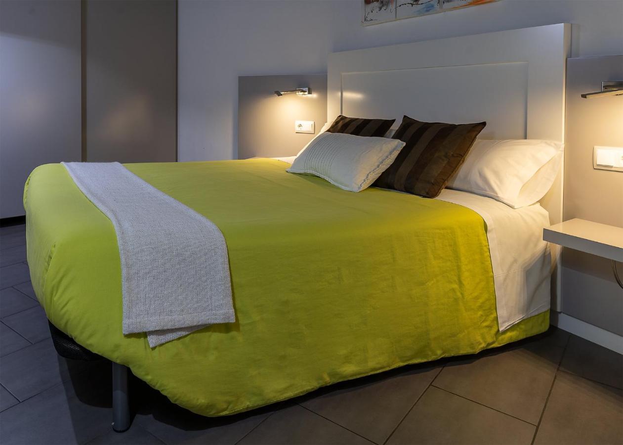 Apartaments Y Habitacions Entre Volcans Olot Exteriör bild
