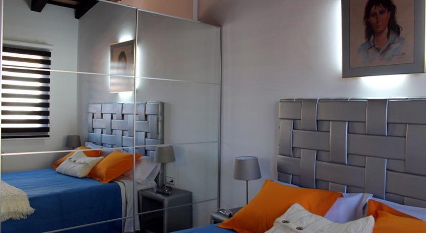 Apartaments Y Habitacions Entre Volcans Olot Rum bild