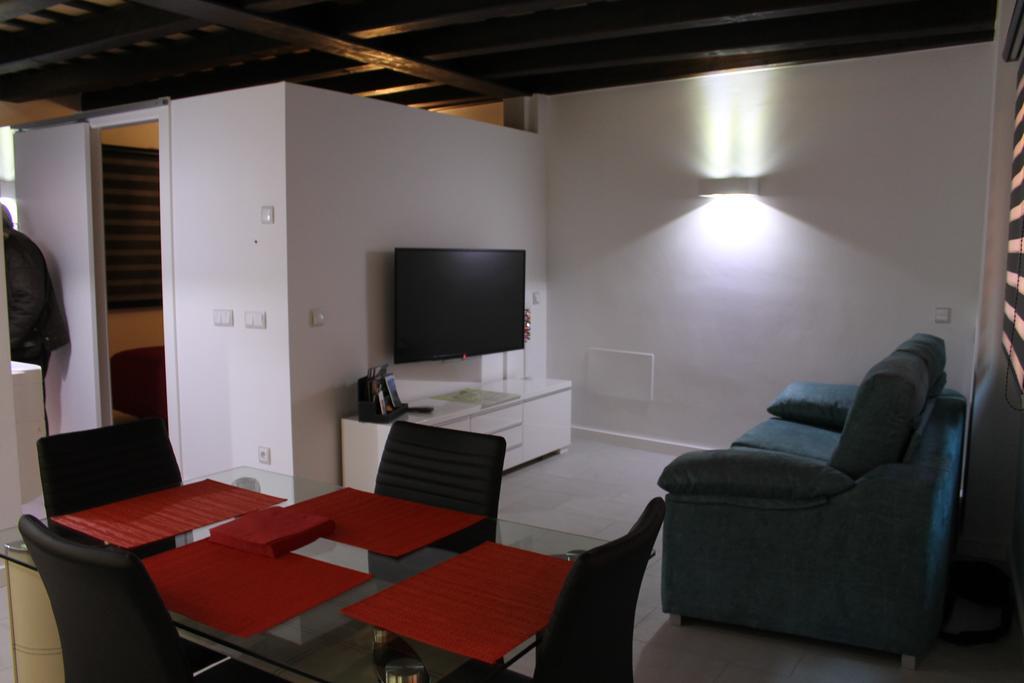 Apartaments Y Habitacions Entre Volcans Olot Rum bild